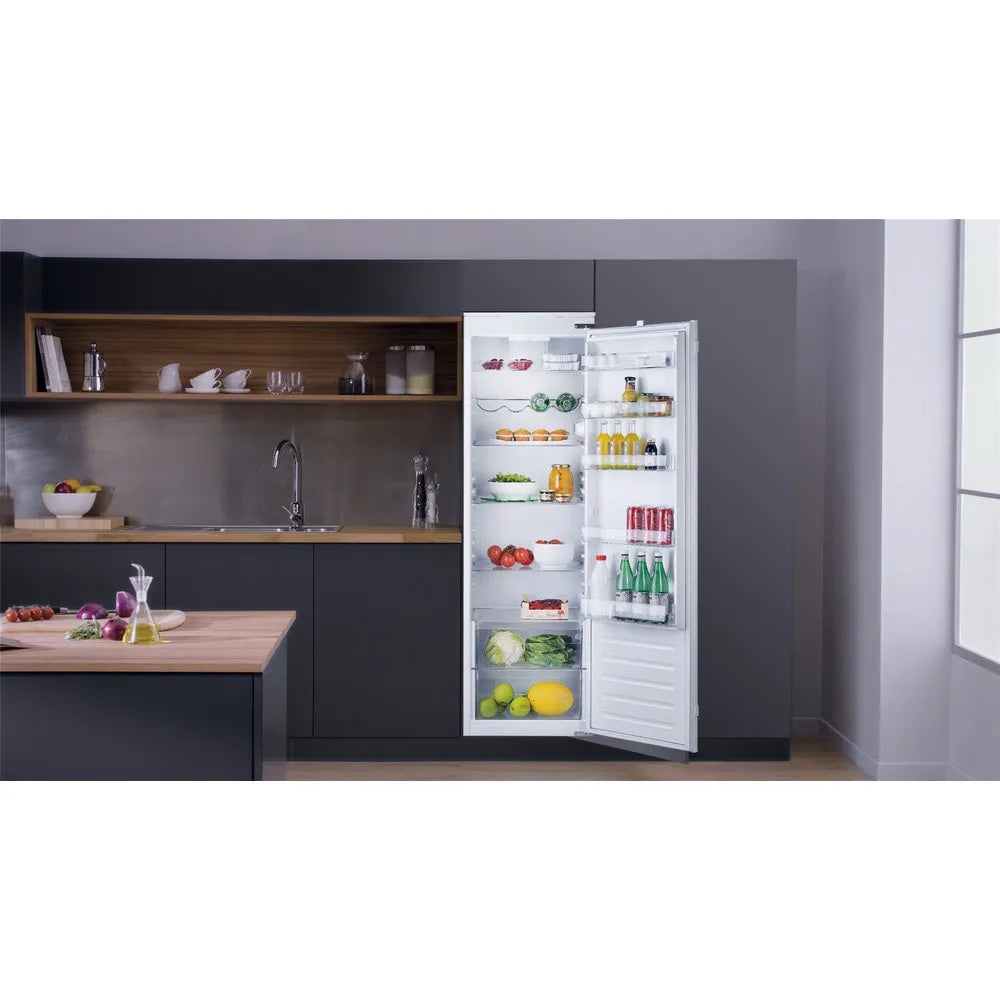 Hotpoint HS18011 177CM BUILT IN LARDER FRIDGE
