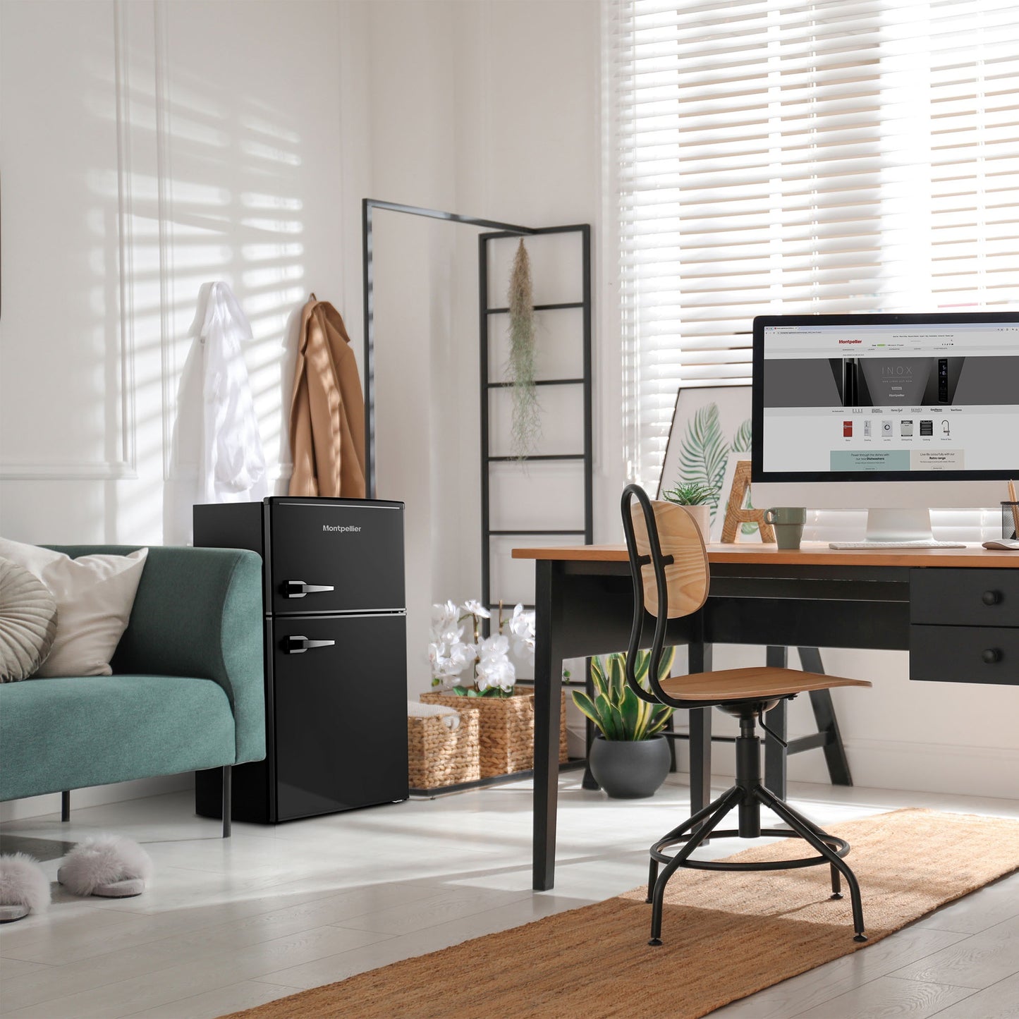 Montpellier MAB2035EK BLACK UNDERCOUNTER RETRO FRIDGE FREEZER